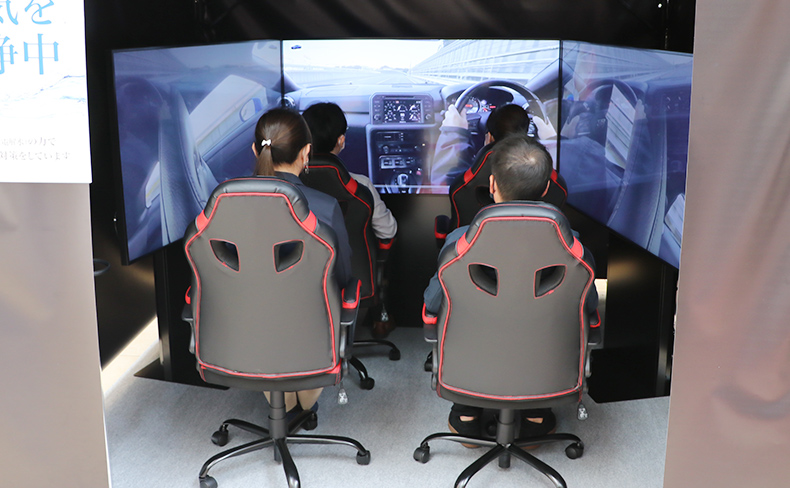 NISSAN TOKYO Virtual test-driving booth Experience the advanced safety technology, such as Intelligent Emergency Braking and ProPILOT in our 3D driving simulator